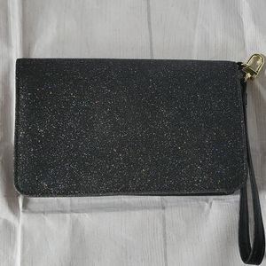 LUV Betsey Women's wristlet